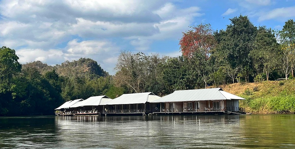 Maisons flottantes de la rivière Kwai