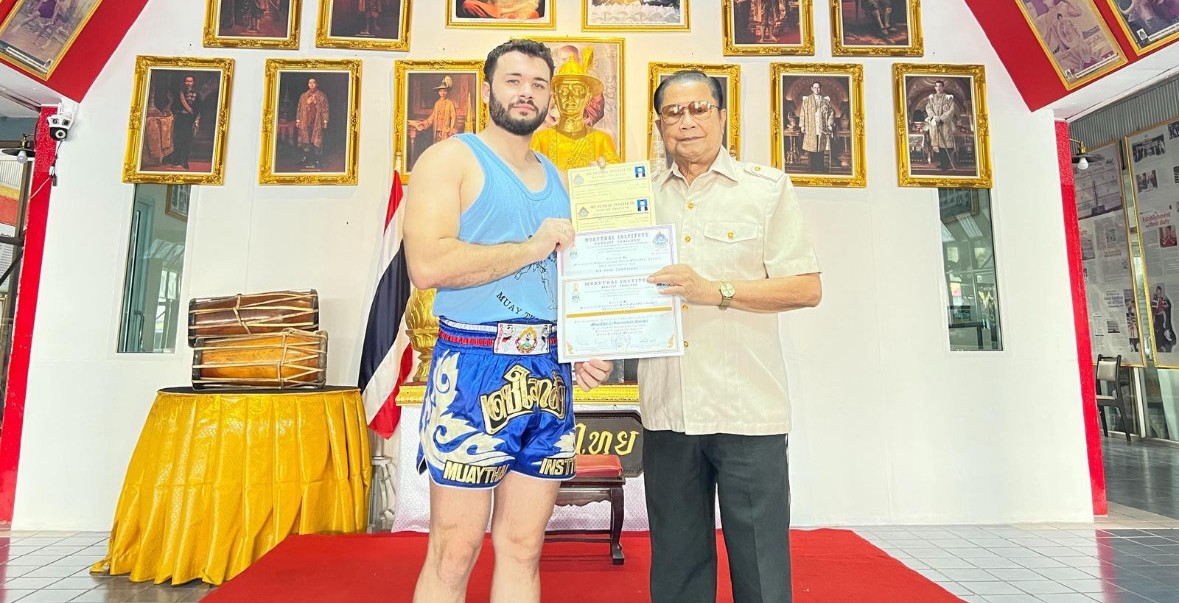 Elèves et professeurs de boxe thai