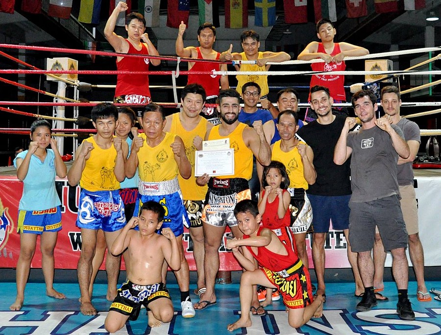 Remise de diplôme du cours de boxe thai à Bangkok