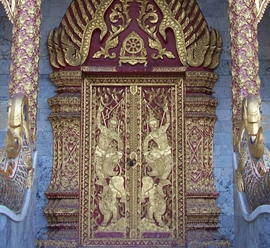 Porte de temple à Chiang Mai
