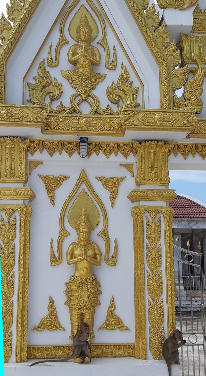Temple près d'un Resort francophone pour vacances longue durée en Thailande