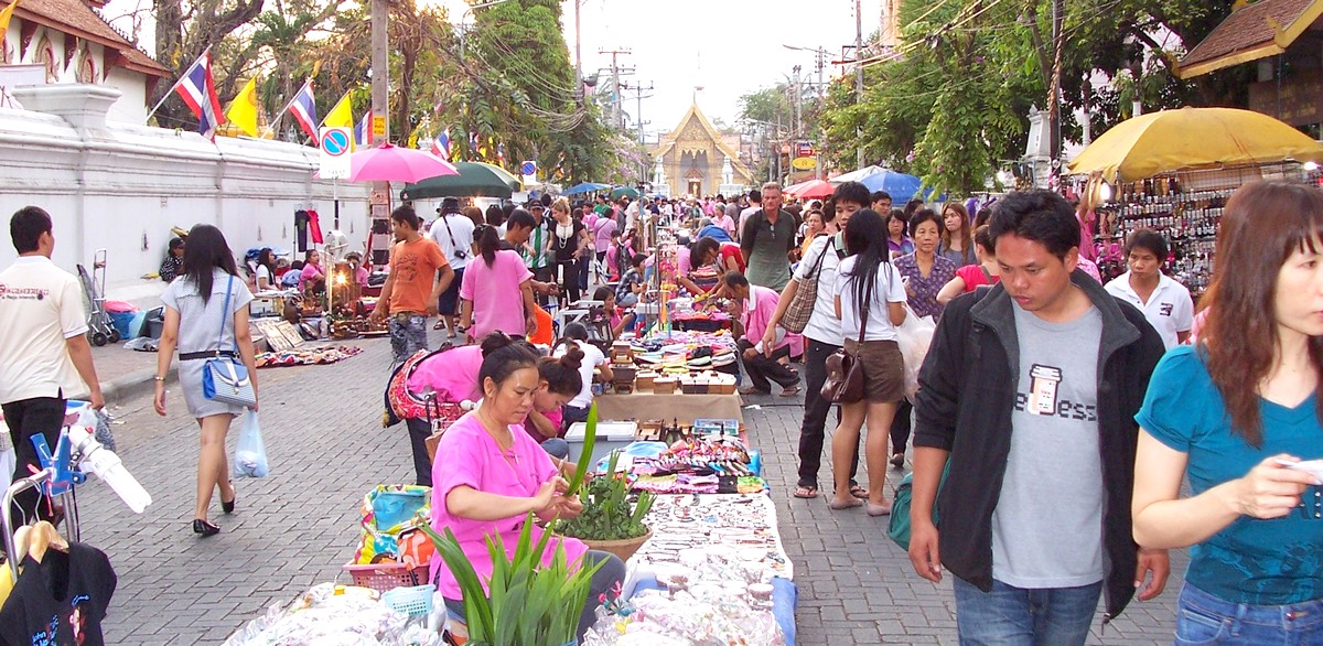 Marché à Chiang Mai intramuros