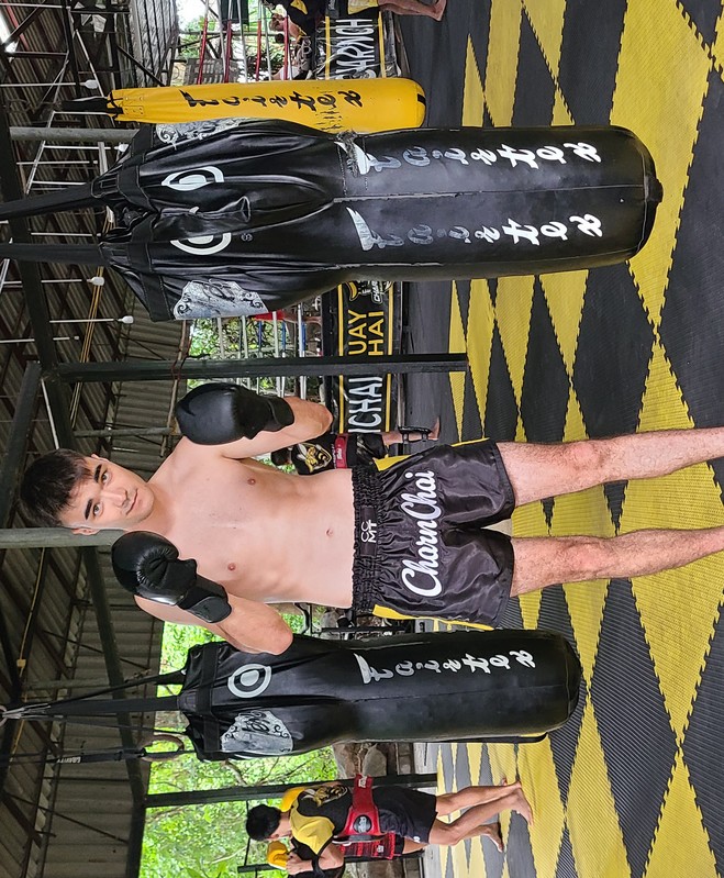 Entrainement de boxe thai en Thaïlande dans le nord