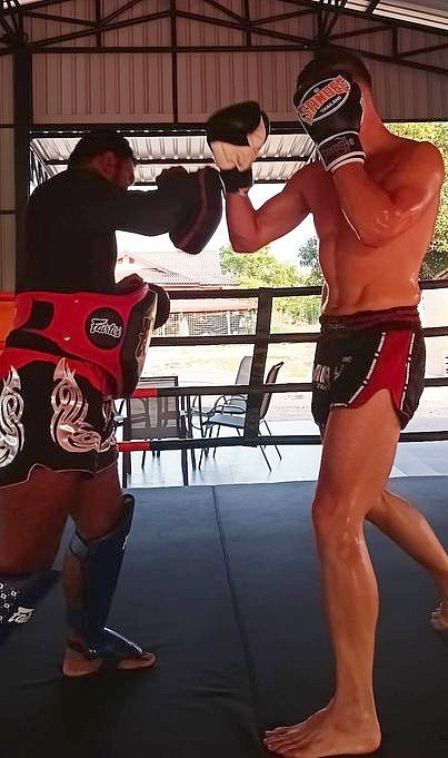 entrainement de muay thai à Ban Phe, Thaïlande