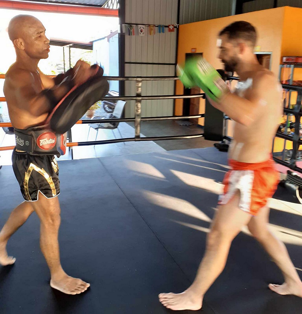 Entrainement de muay thai en Thaïlande et vacances