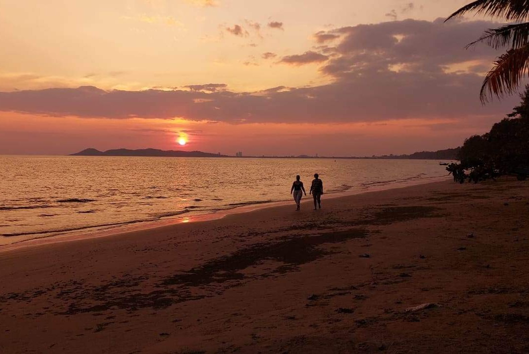 couché de soleil sur le golfe de thailand